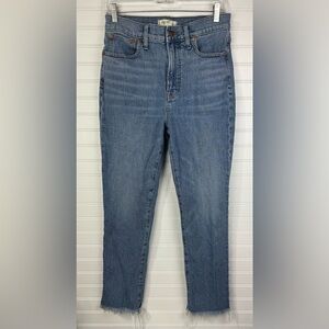 Madewell Women's The Perfect Vintage Denim medium wash jean. Raw hem size 28
